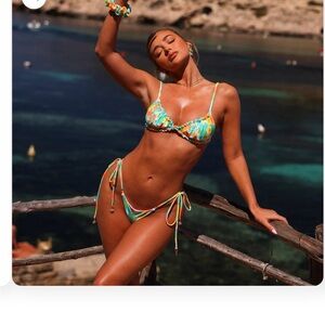 Kulani Kinis Sunkissed Soul Swim Set